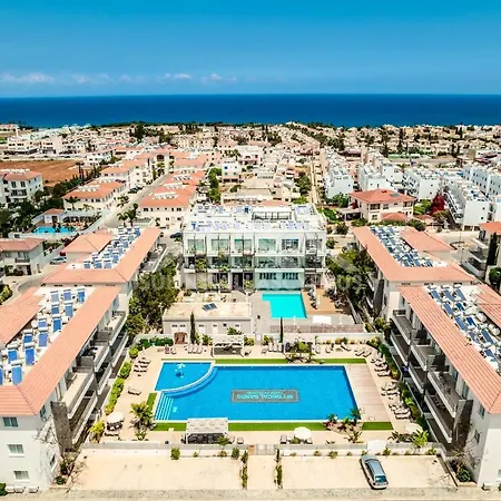 Sunnyvillas: 2br Mythical Apt*swimming Pool*ak04 Apartamento Paralimni